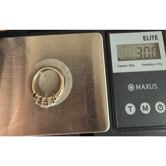 9k Yellow Gold Topaz & Diamond Ring SZ 8 / 3 Grams - Picture 4 of 8